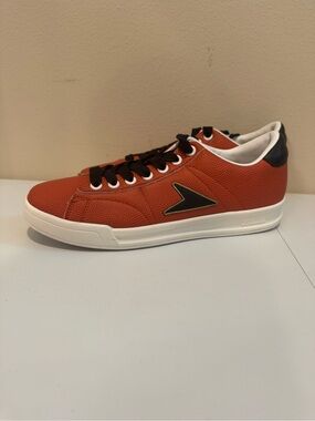 Bata Heritage “Wizard of Westwood” Low-Top Men's Casual Sneakers with Black Trim